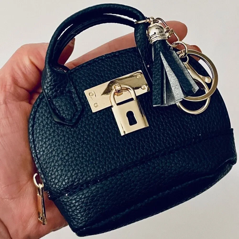 NWT Gorgeous Black Pu Leather Purse Bag Charm Lobster Keyring Keyring Keyholder!